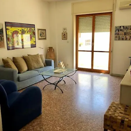 A 50 Metri Dal Mare A Apartment *
